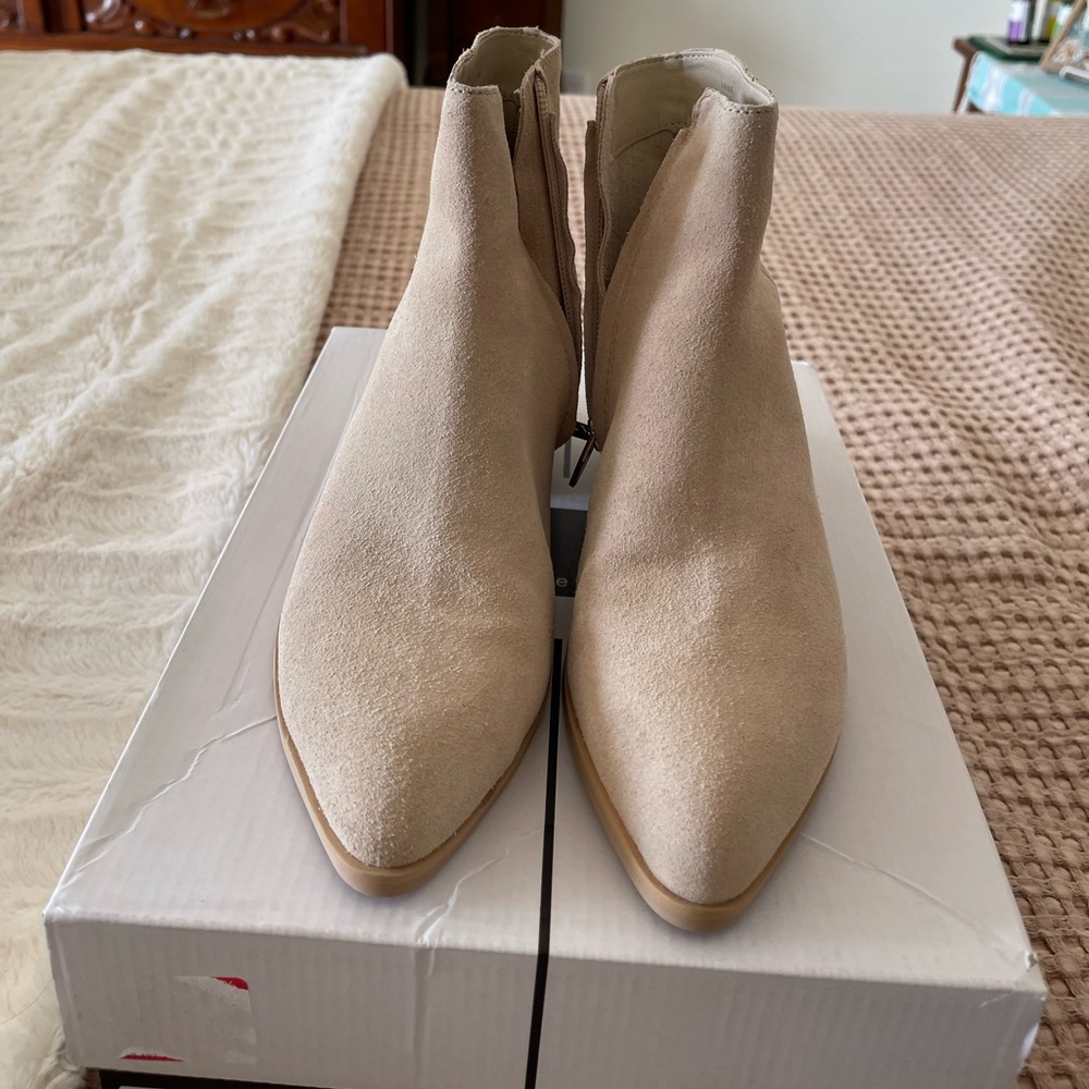 NWT Suede booties